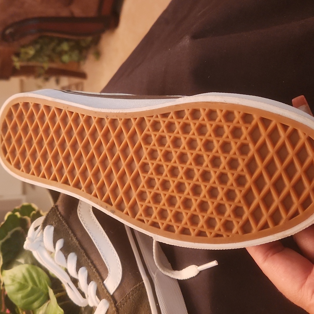 Vans - Picture 3 of 8